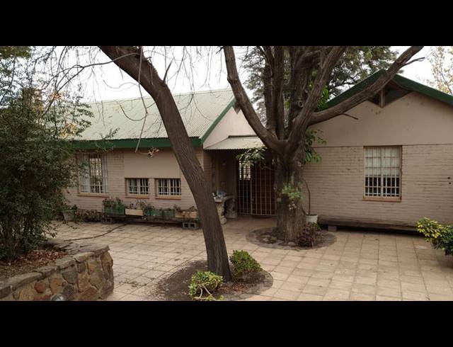 LAND FOR SALE IN BEAULIEU